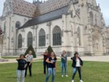 danse des gardiens devant l'abbaye de Brou