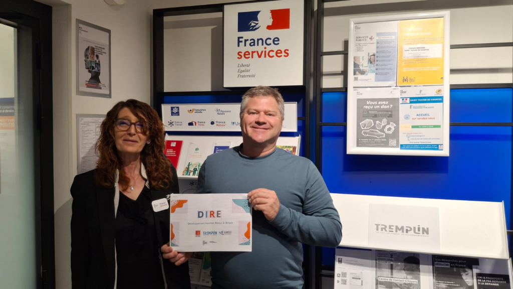 Tremplin St Trivier de Courtes - Nathalie Geoffray, conseillère France Services, et Fréderic Bas, référent DIRE.